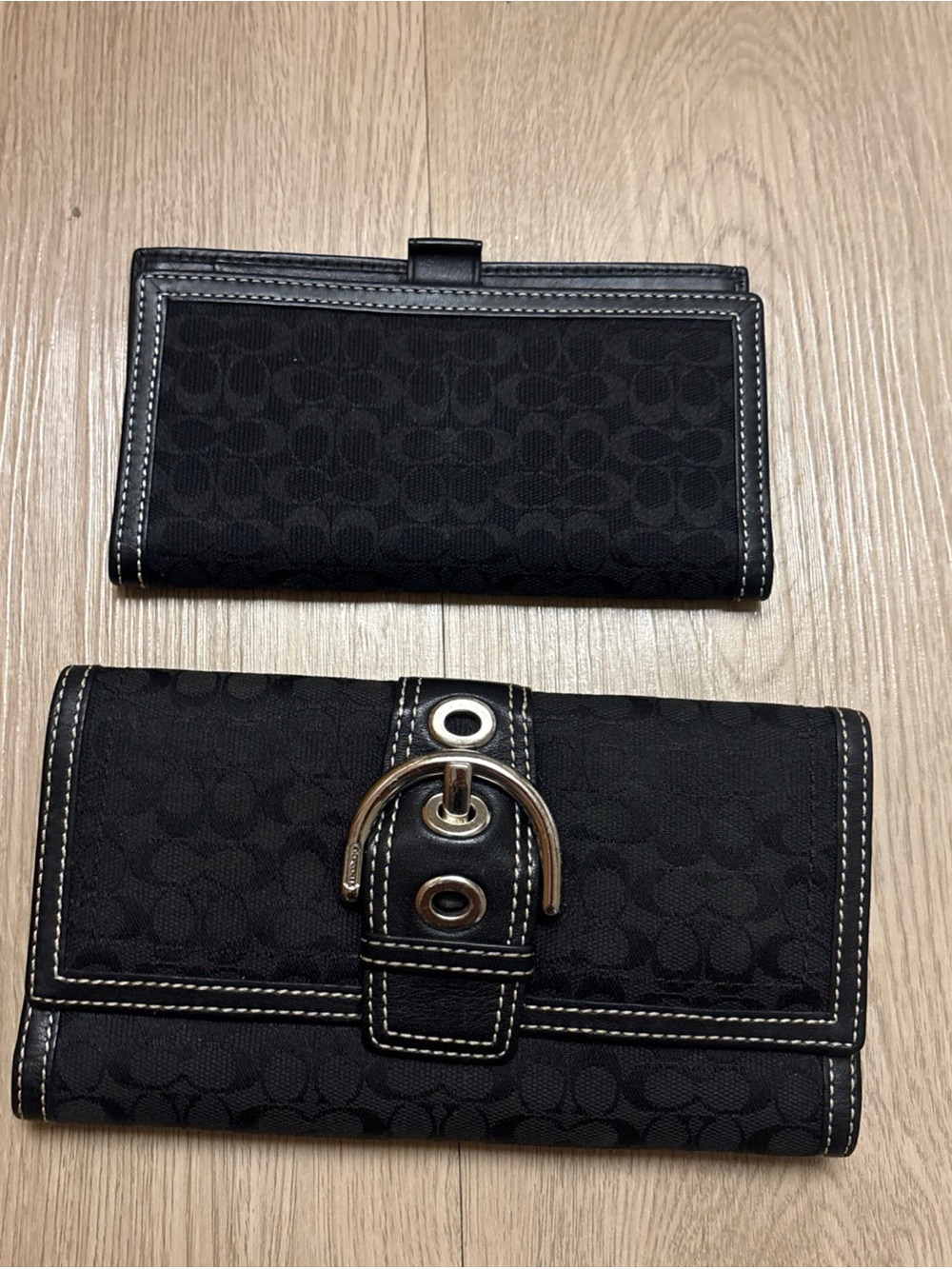 Coach soho wallet with book check